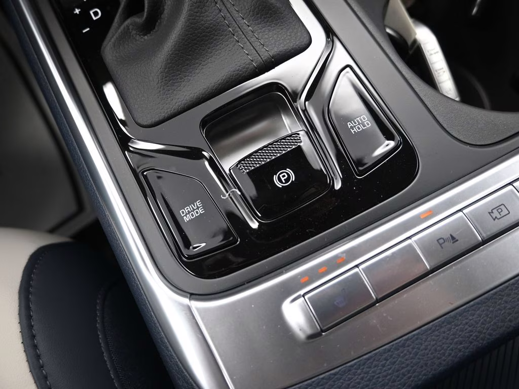 2026 Ceramic Silver Kia Carnival EX FWD Van