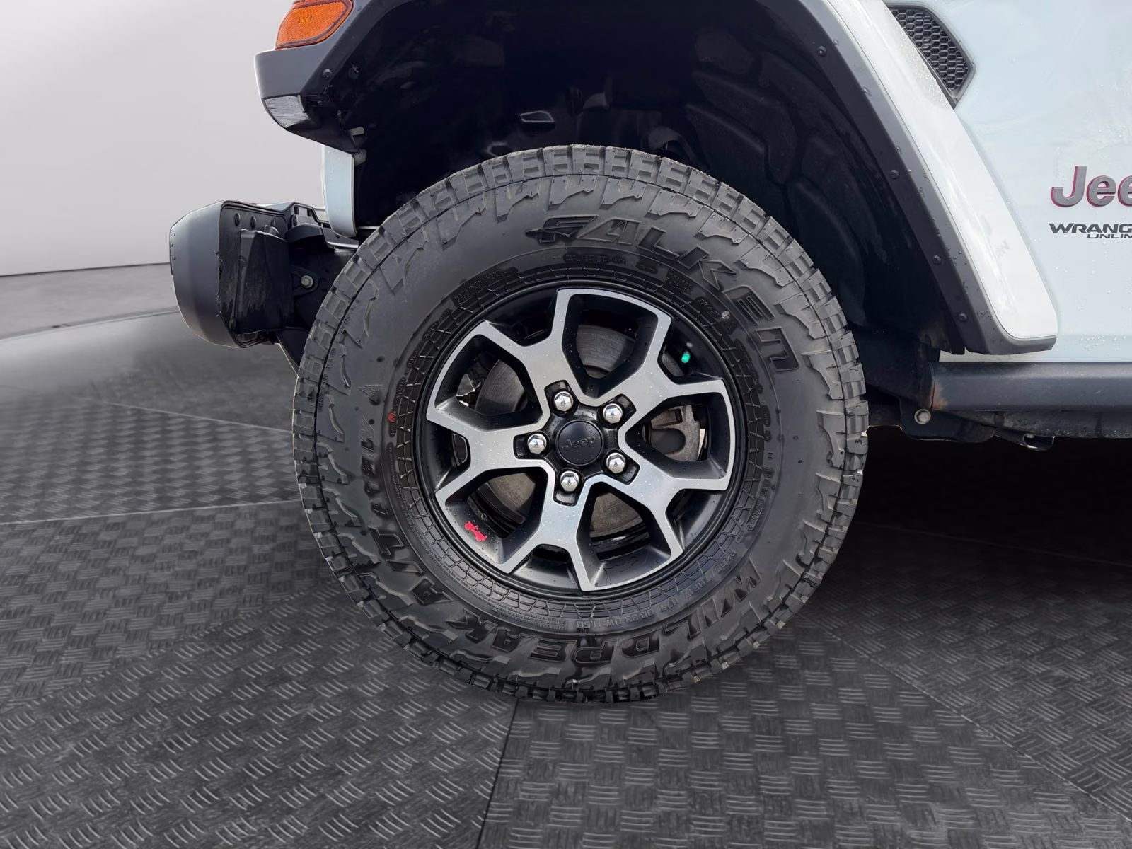 2018 Bright White Clearcoat Jeep Wrangler Unlimited Rubicon 4X4 SUV