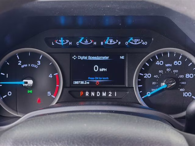 2018 Oxford White Ford Super Duty F-250 SRW XLT 4X4 Truck