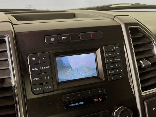 2018 Oxford White Ford Super Duty F-250 SRW XLT 4X4 Truck