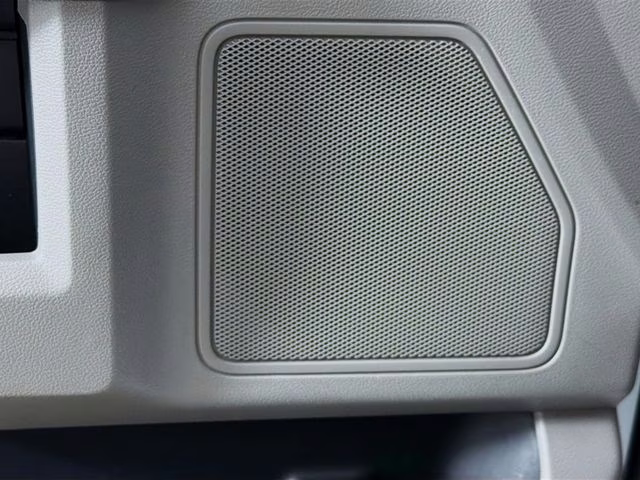 2018 Oxford White Ford Super Duty F-250 SRW XLT 4X4 Truck