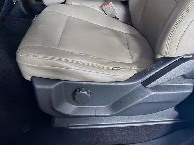 2018 Oxford White Ford Super Duty F-250 SRW XLT 4X4 Truck