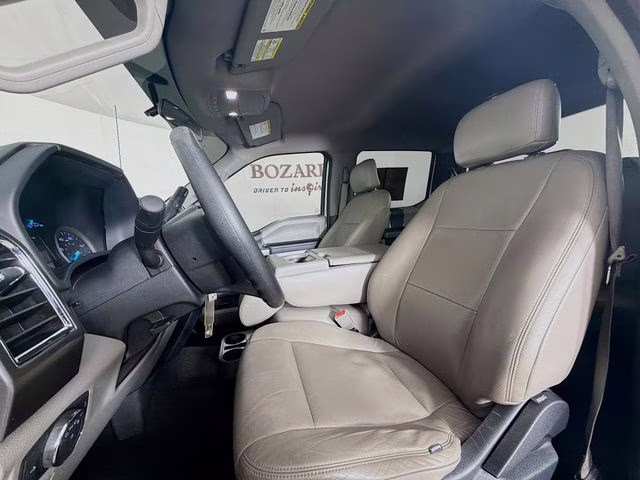 2018 Oxford White Ford Super Duty F-250 SRW XLT 4X4 Truck