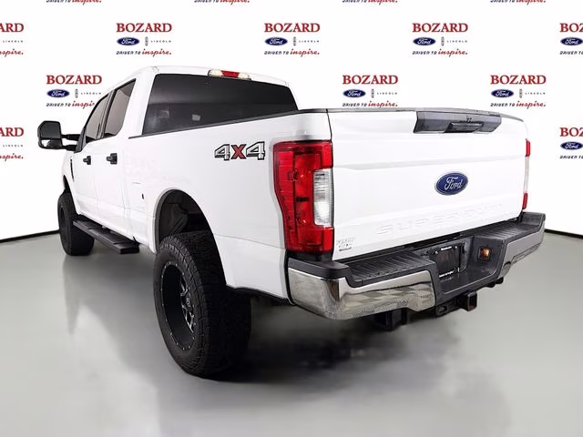 2018 Oxford White Ford Super Duty F-250 SRW XLT 4X4 Truck