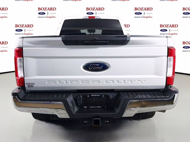 2018 Oxford White Ford Super Duty F-250 SRW XLT 4X4 Truck