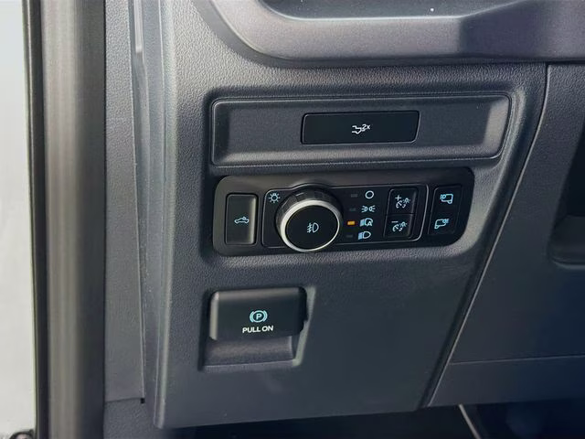 2026 Oxford White Ford F-150 XLT 4X4 Truck