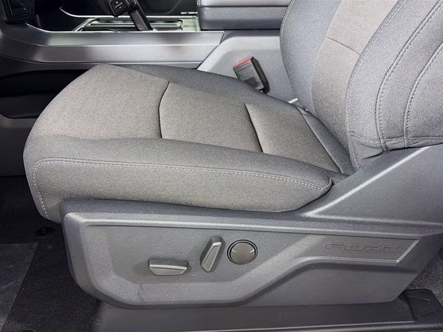 2026 Oxford White Ford F-150 XLT 4X4 Truck