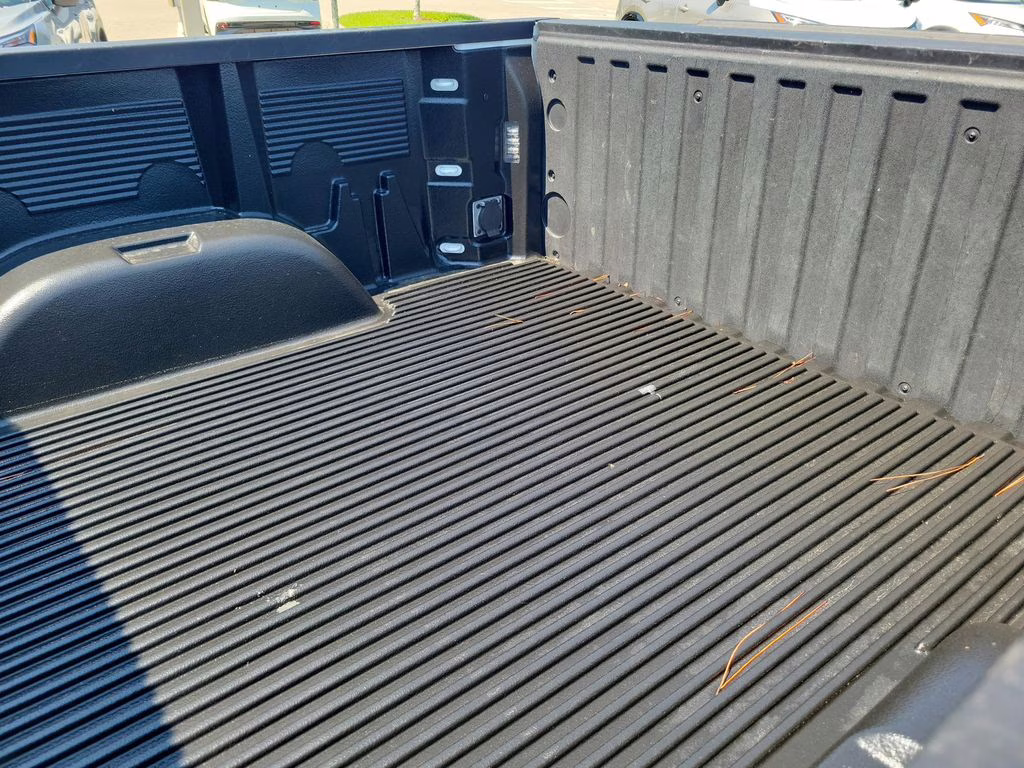 2025 Summit White Chevrolet Silverado 1500 LT RWD Truck