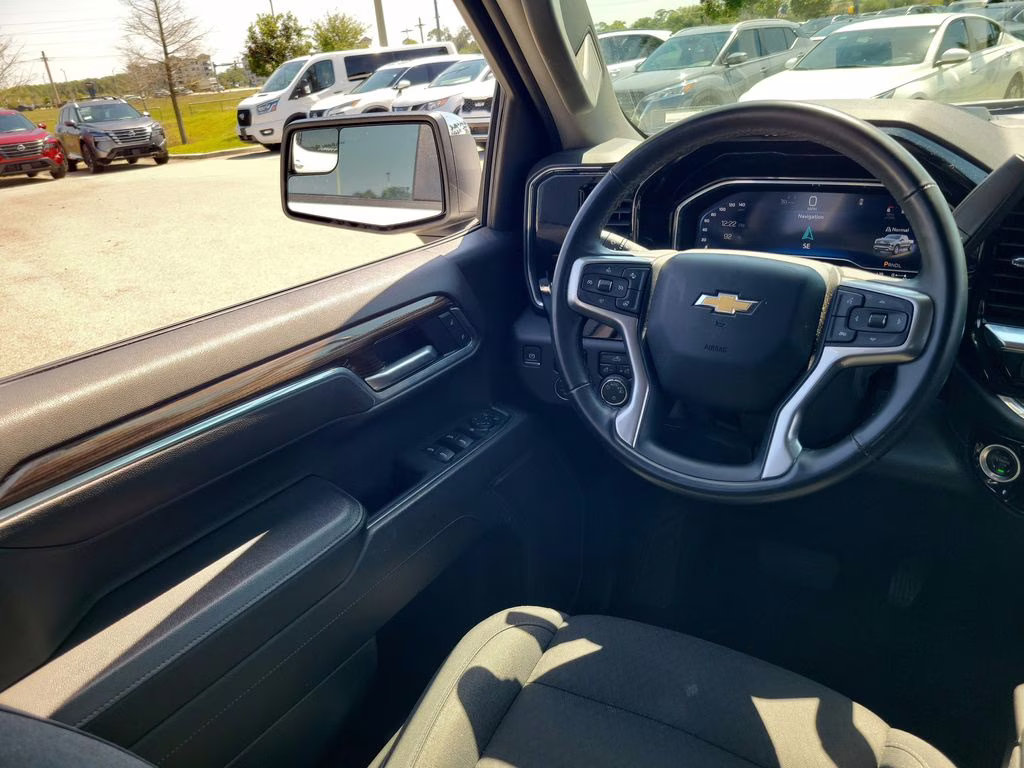 2025 Summit White Chevrolet Silverado 1500 LT RWD Truck