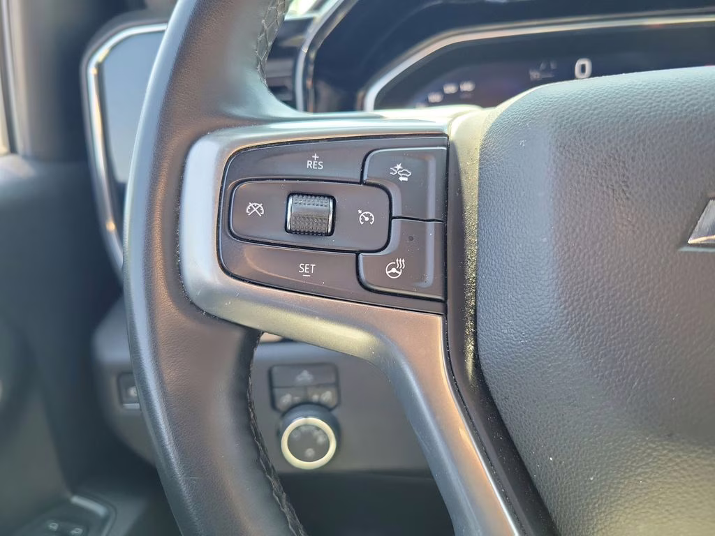 2025 Summit White Chevrolet Silverado 1500 LT RWD Truck