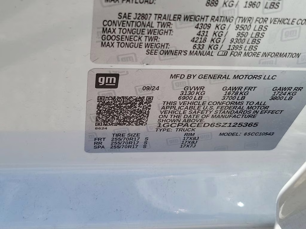 2025 Summit White Chevrolet Silverado 1500 LT RWD Truck