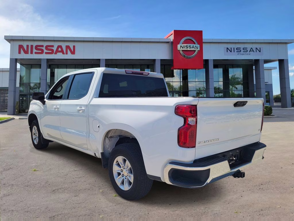 2025 Summit White Chevrolet Silverado 1500 LT RWD Truck