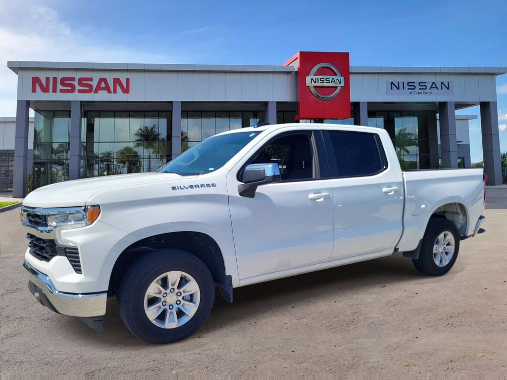 2025 Summit White Chevrolet Silverado 1500 LT RWD Truck