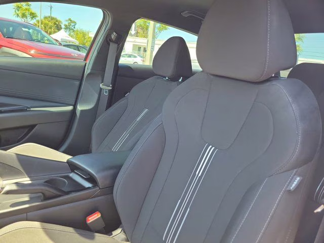 2025 Red Hyundai Elantra SEL Sport FWD Sedan