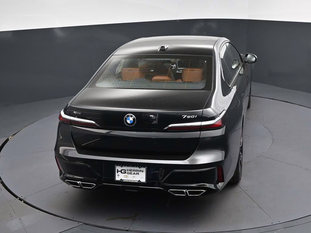 2026 Black Sapphire Metallic BMW 7 Series 760i xDrive AWD Sedan