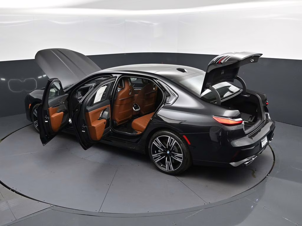 2026 Black Sapphire Metallic BMW 7 Series 760i xDrive AWD Sedan