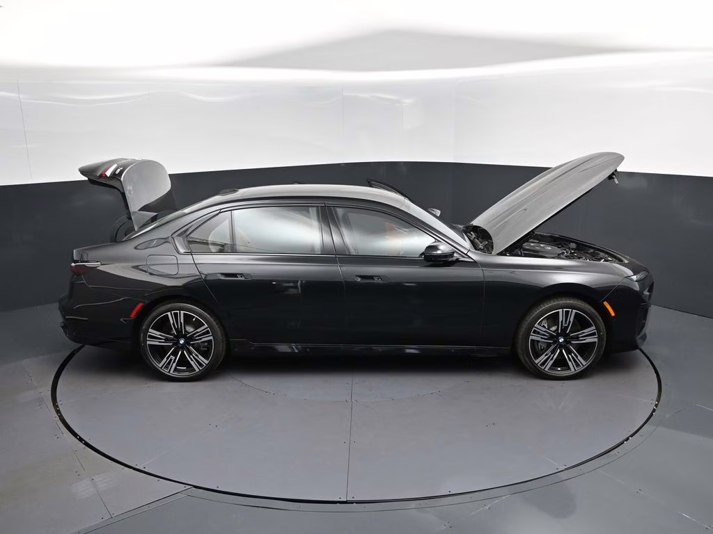 2026 Black Sapphire Metallic BMW 7 Series 760i xDrive AWD Sedan