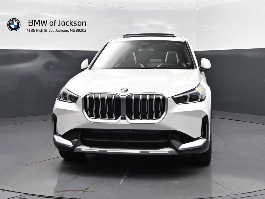 2026 Mineral White Metallic BMW X1 xDrive28i AWD SUV