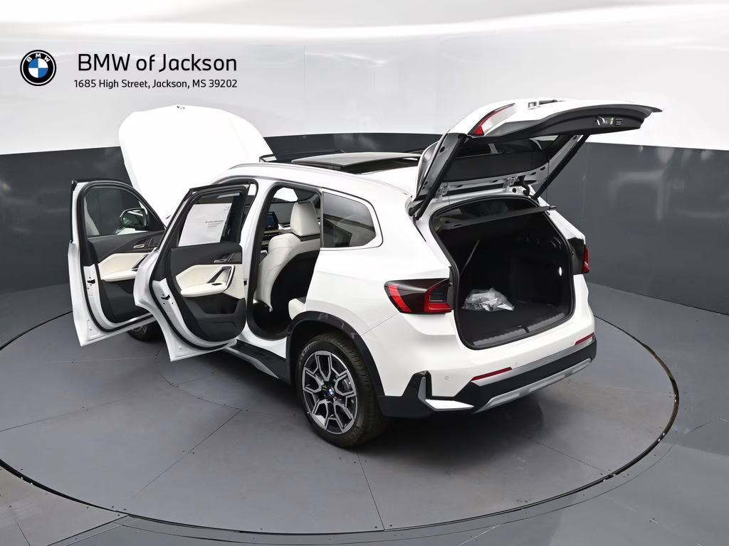 2026 Mineral White Metallic BMW X1 xDrive28i AWD SUV
