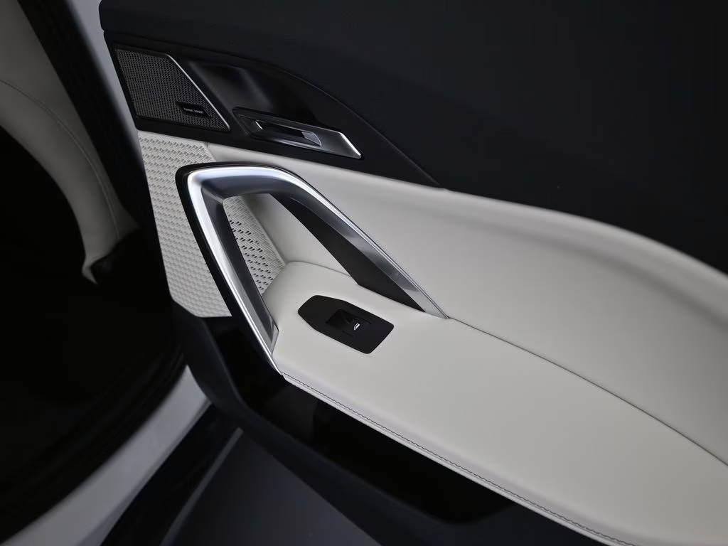 2026 Mineral White Metallic BMW X1 xDrive28i AWD SUV
