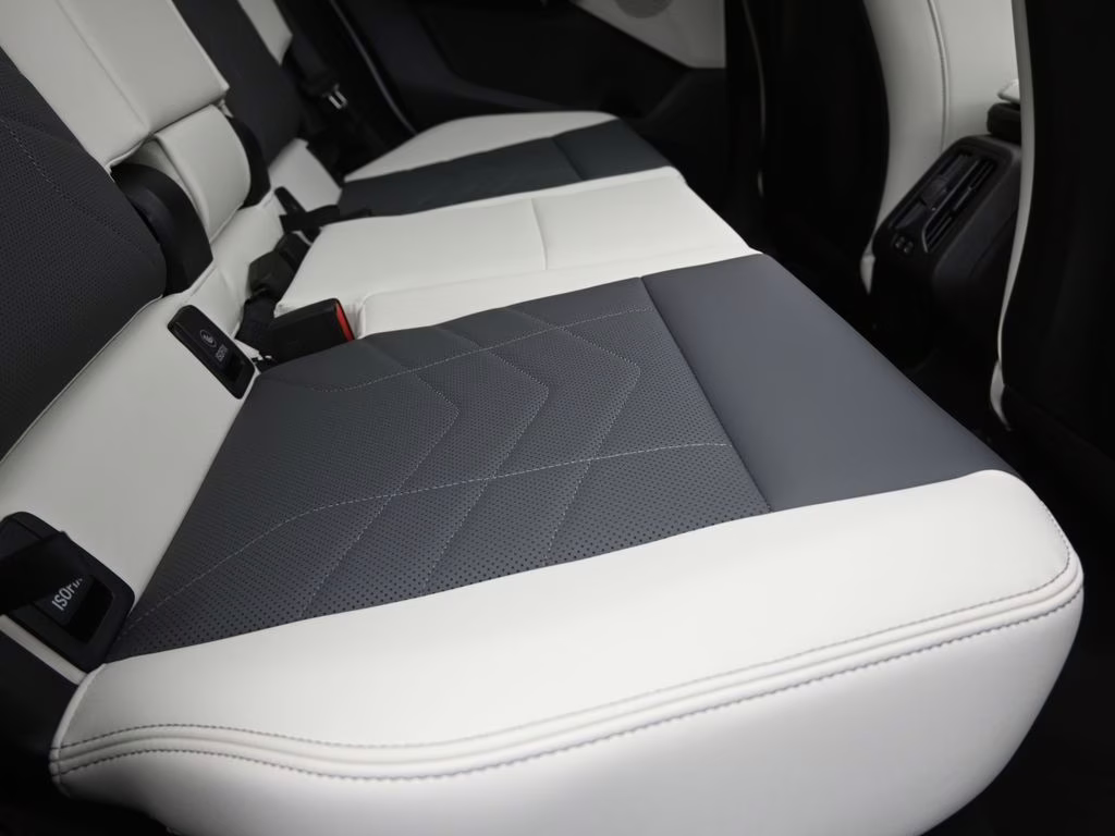 2026 Mineral White Metallic BMW X1 xDrive28i AWD SUV