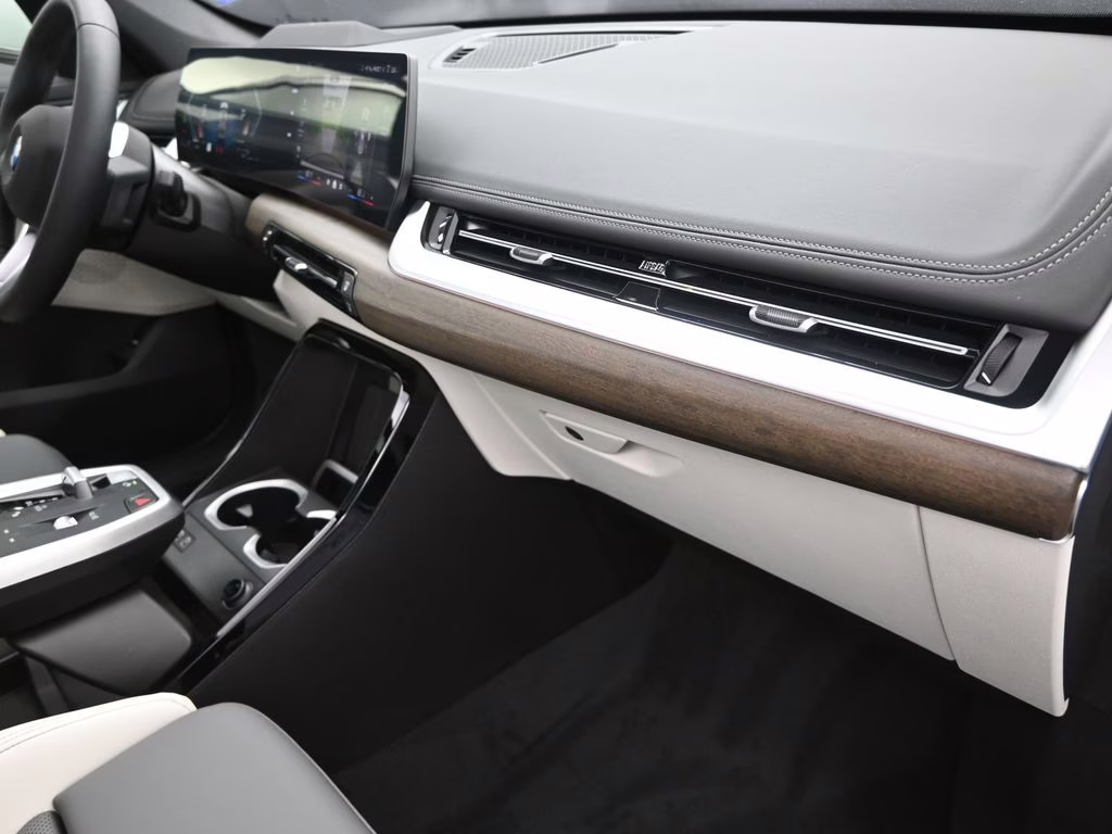 2026 Mineral White Metallic BMW X1 xDrive28i AWD SUV