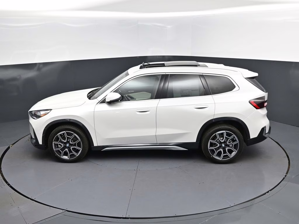 2026 Mineral White Metallic BMW X1 xDrive28i AWD SUV