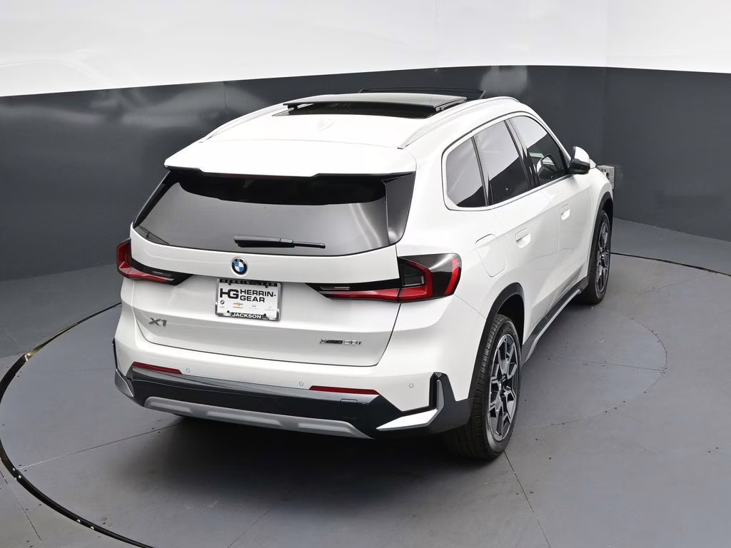 2026 Mineral White Metallic BMW X1 xDrive28i AWD SUV