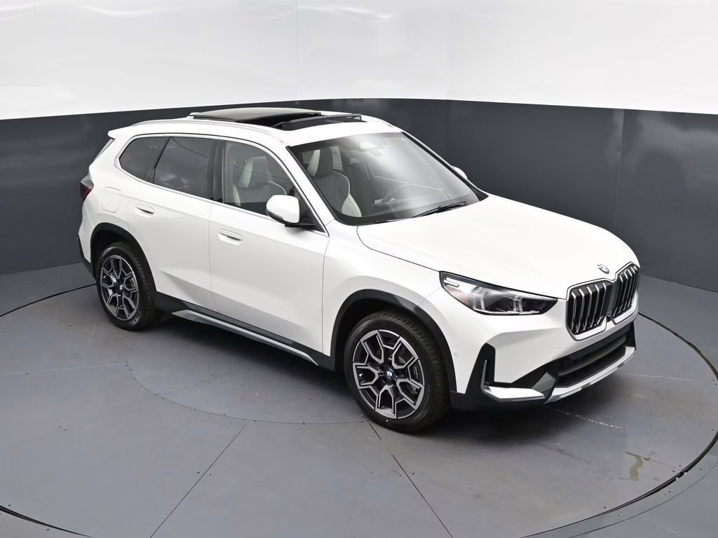 2026 Mineral White Metallic BMW X1 xDrive28i AWD SUV