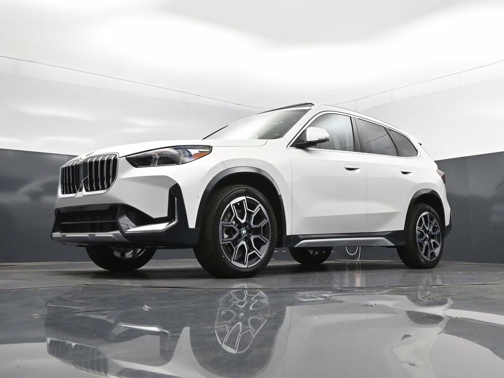 2026 Mineral White Metallic BMW X1 xDrive28i AWD SUV