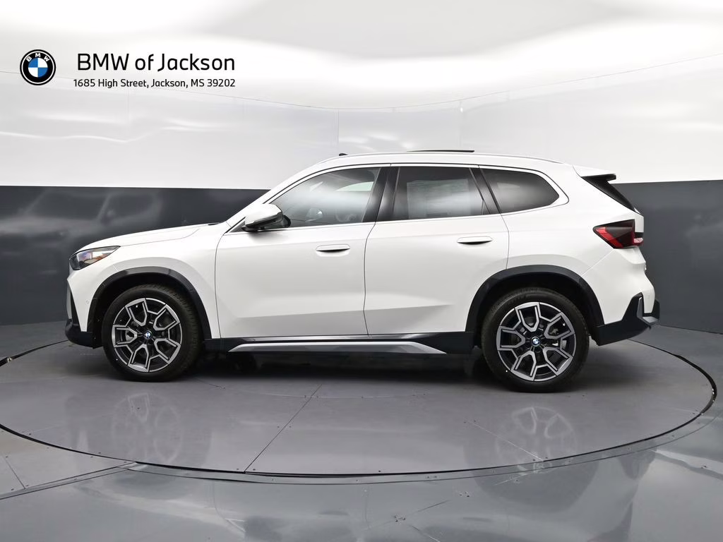 2026 Mineral White Metallic BMW X1 xDrive28i AWD SUV