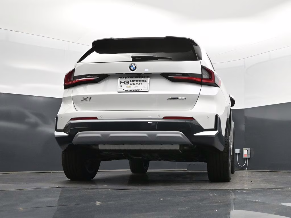 2026 Mineral White Metallic BMW X1 xDrive28i AWD SUV