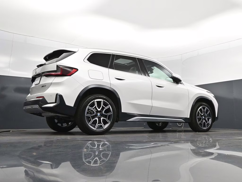2026 Mineral White Metallic BMW X1 xDrive28i AWD SUV