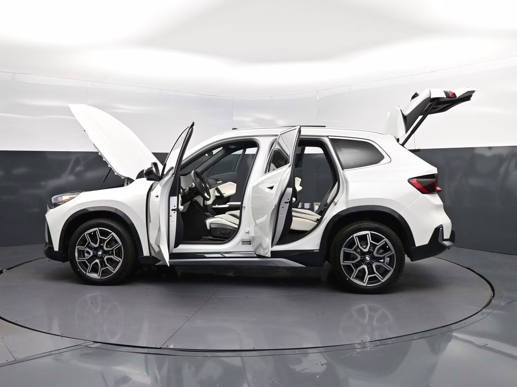 2026 Mineral White Metallic BMW X1 xDrive28i AWD SUV