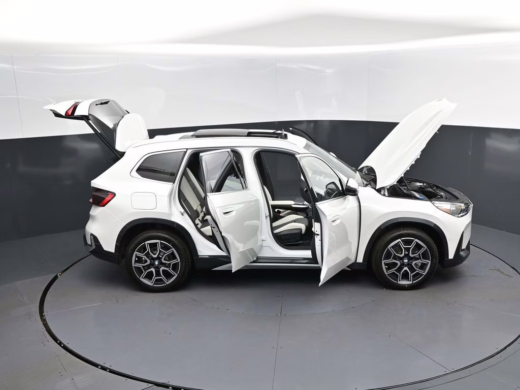 2026 Mineral White Metallic BMW X1 xDrive28i AWD SUV