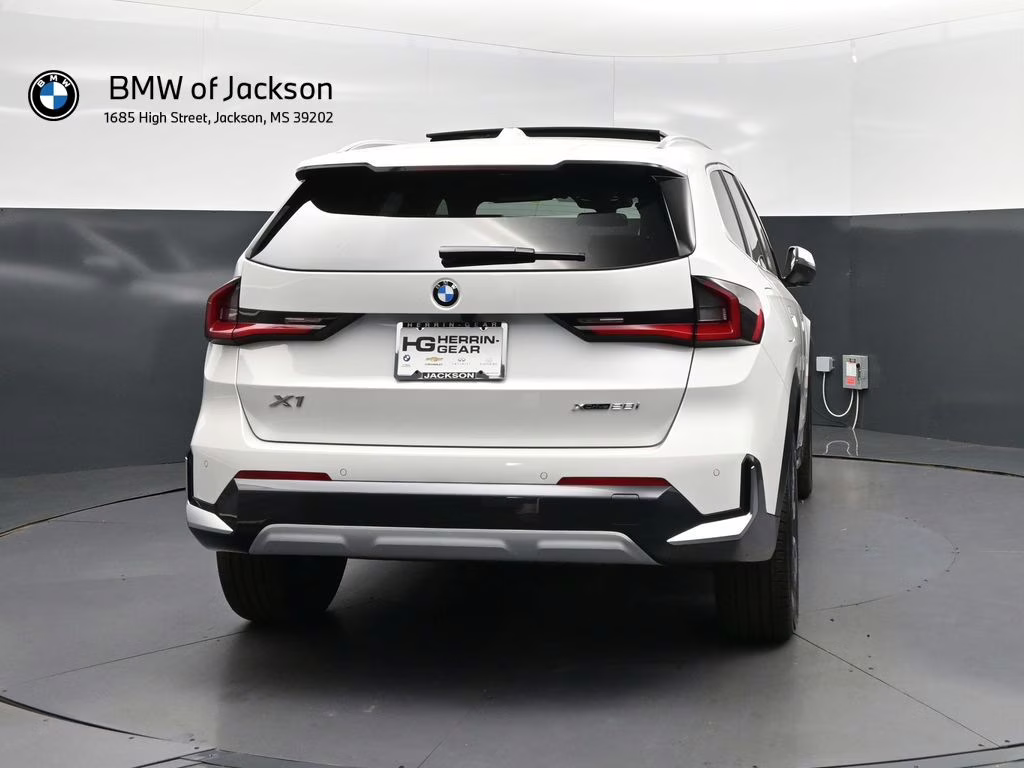2026 Mineral White Metallic BMW X1 xDrive28i AWD SUV