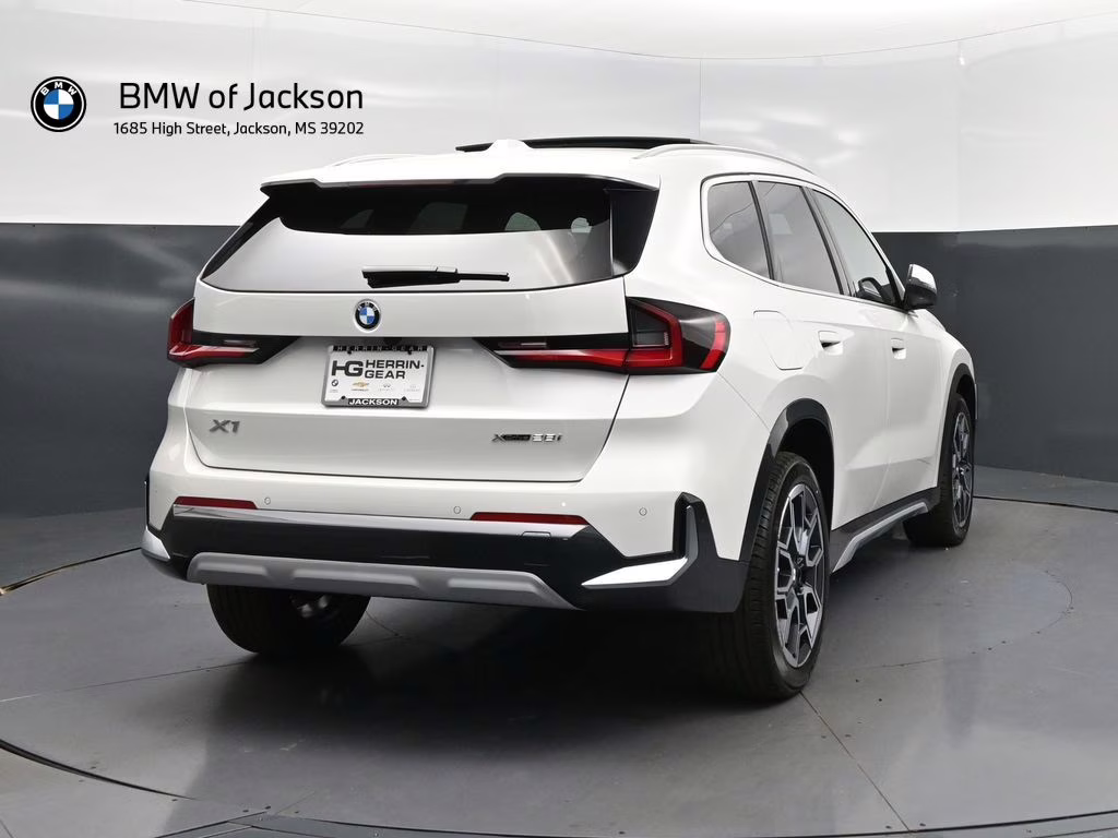 2026 Mineral White Metallic BMW X1 xDrive28i AWD SUV