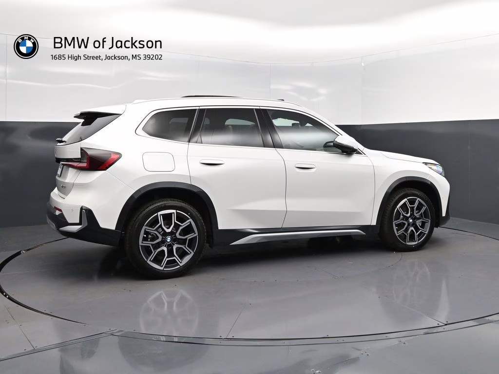 2026 Mineral White Metallic BMW X1 xDrive28i AWD SUV