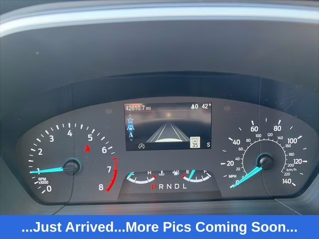 2022 White Metallic Ford Escape SE AWD SUV