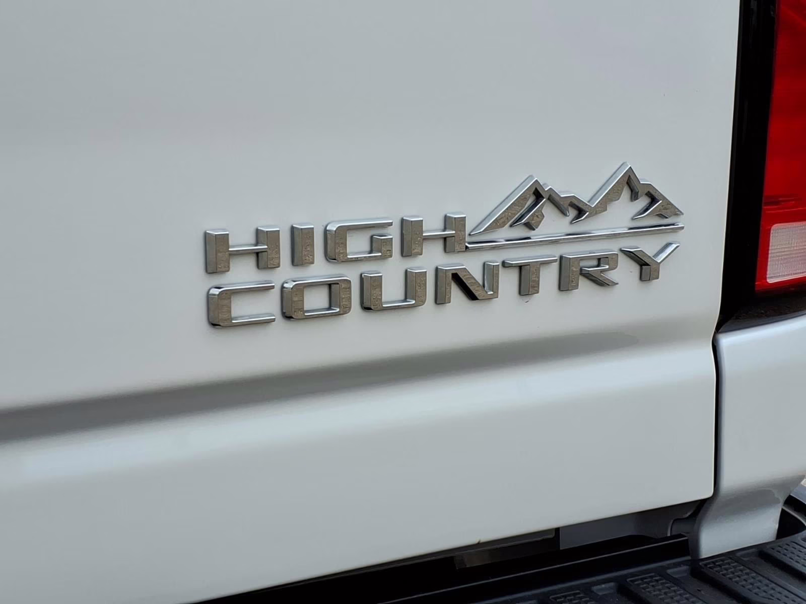 2024 Pearl Chevrolet Silverado 2500HD High Country 4X4 Truck