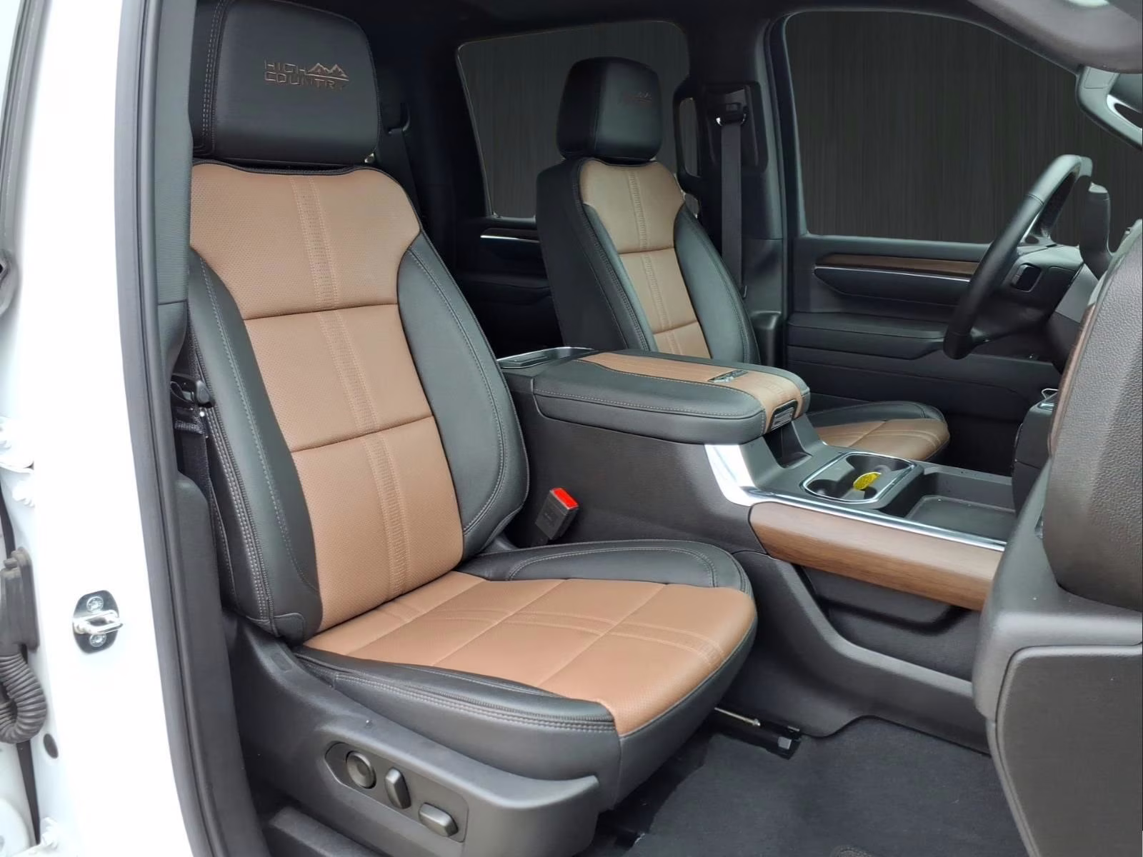 2024 Pearl Chevrolet Silverado 2500HD High Country 4X4 Truck
