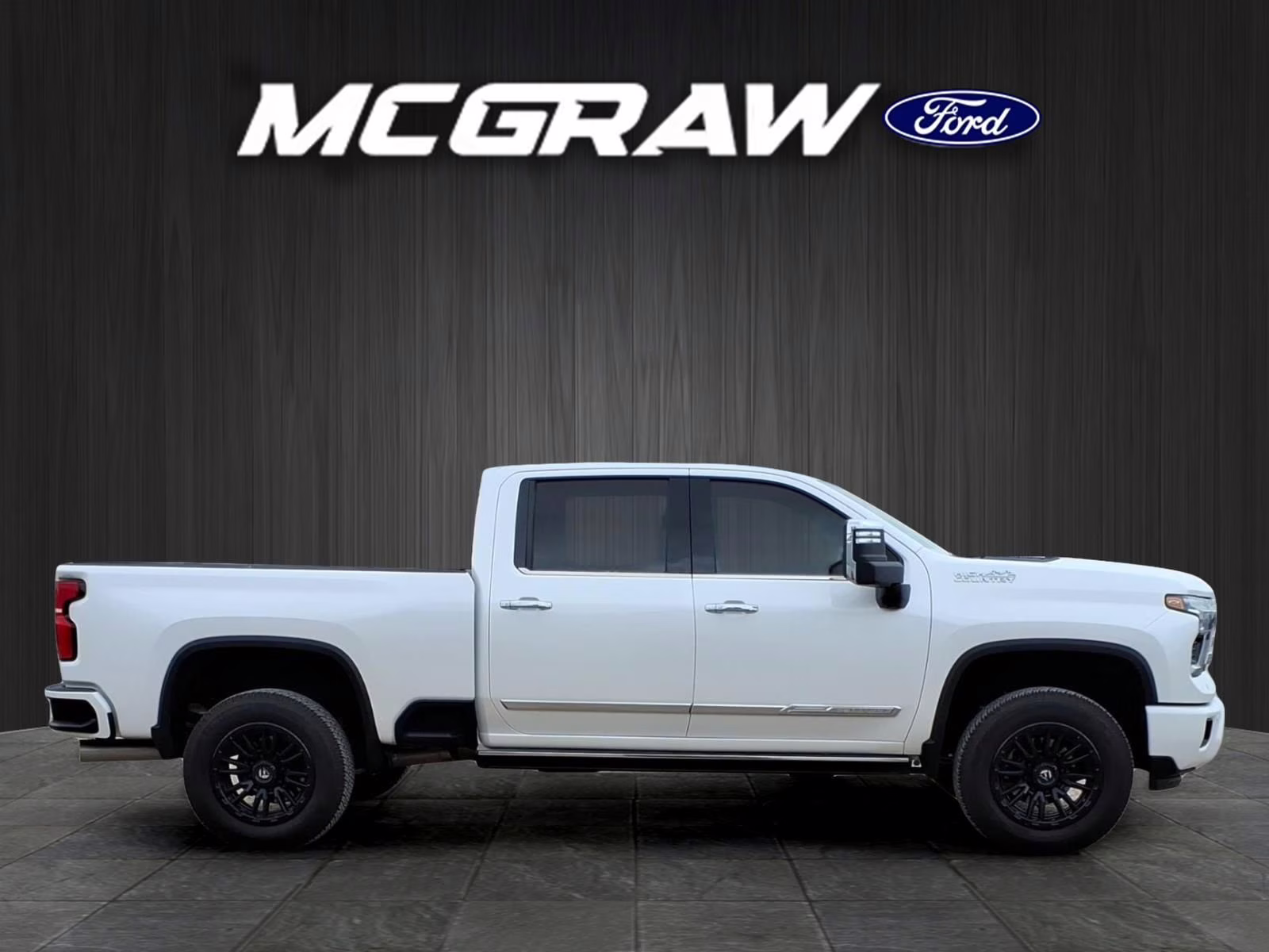 2024 Pearl Chevrolet Silverado 2500HD High Country 4X4 Truck