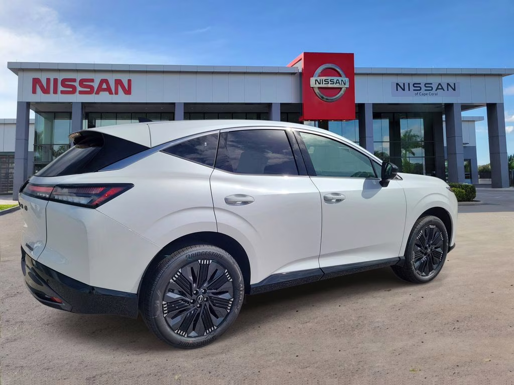 2026 Everest White Pearl Tricoat Nissan Murano Platinum AWD SUV