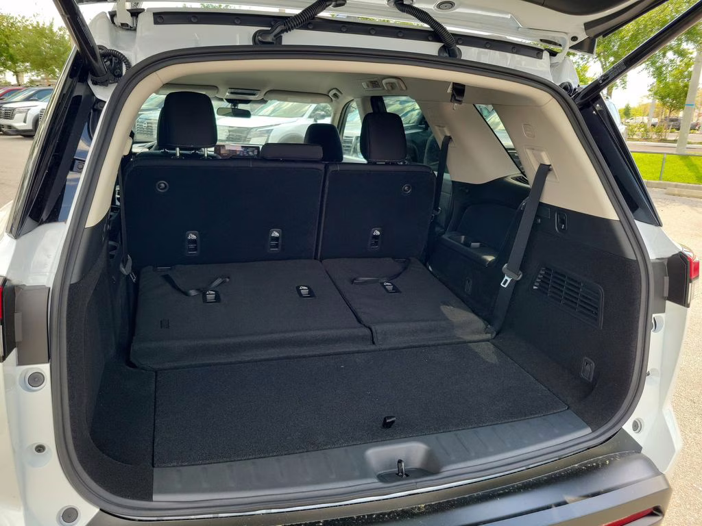 2026 Everest White Pearl Tricoat Nissan Pathfinder SV 4X4 SUV