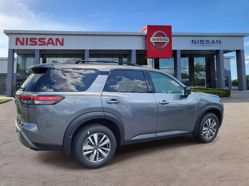 2026 Gun Metallic Nissan Pathfinder SL FWD SUV