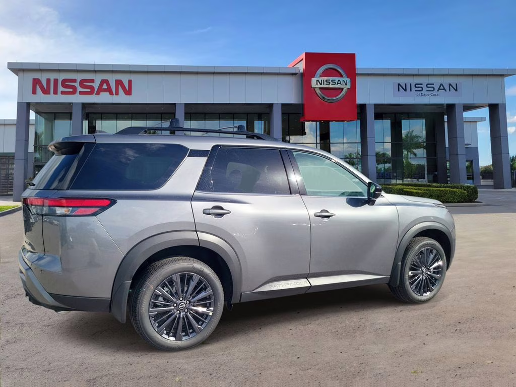 2026 Gun Metallic Nissan Pathfinder SL 4X4 SUV
