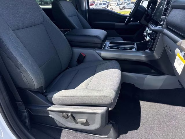 2026 Oxford White Ford F-150 XLT 4X4 Truck