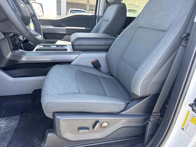 2026 Oxford White Ford F-150 XLT 4X4 Truck