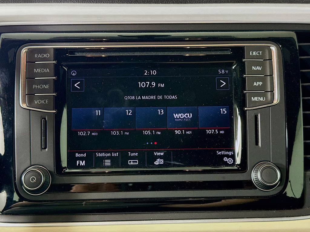 2019 Pure White Volkswagen Beetle Convertible 2.0T Final Edition SEL FWD Convertible