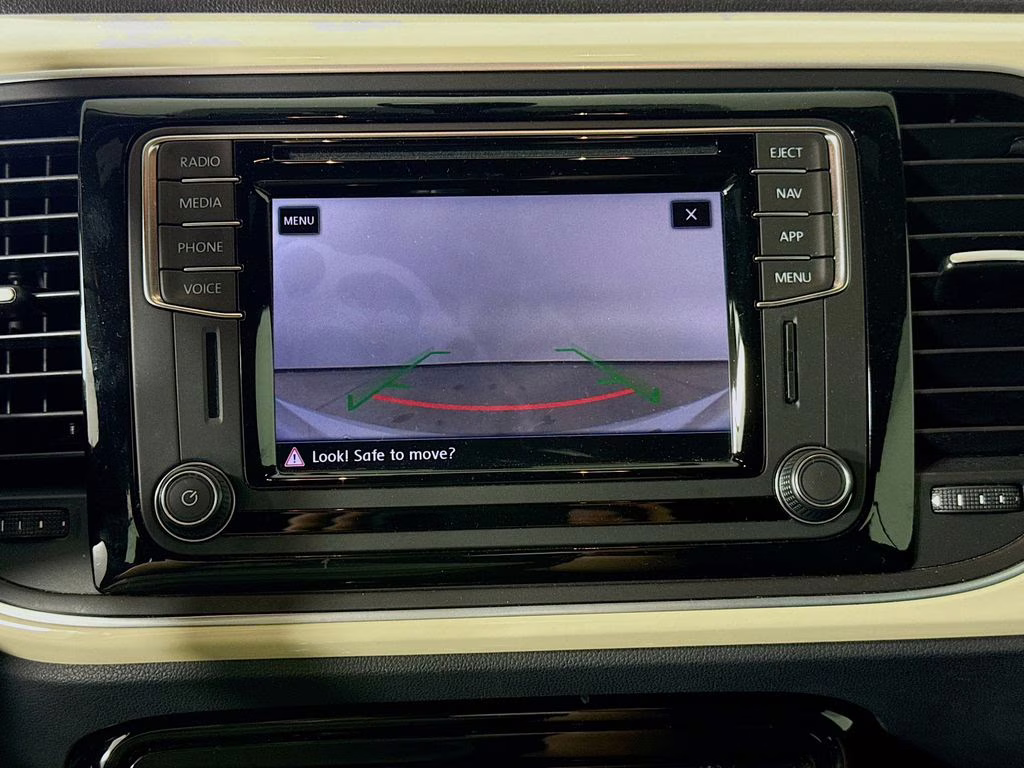 2019 Pure White Volkswagen Beetle Convertible 2.0T Final Edition SEL FWD Convertible